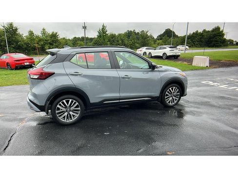 Used 2023 Nissan Kicks SR image 23