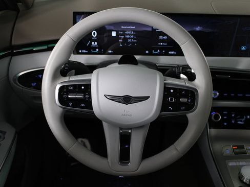 Used 2026 Genesis GV70 2.5T Advanced image 7