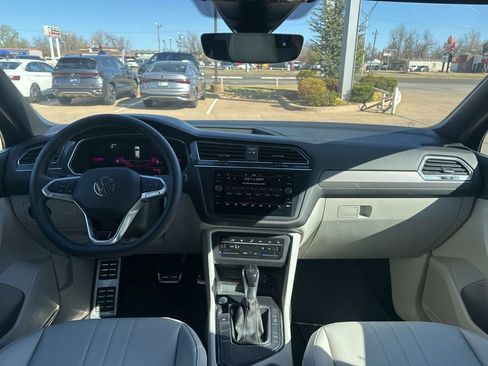 Used 2023 Volkswagen Tiguan SE R-Line FWD image 18
