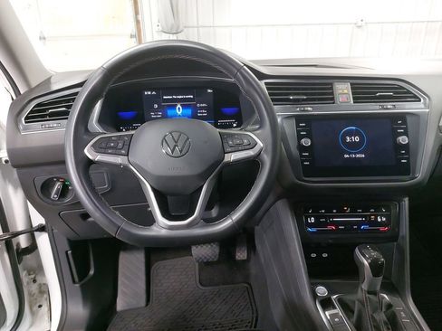Used 2022 Volkswagen Tiguan SE AWD/4WD image 15