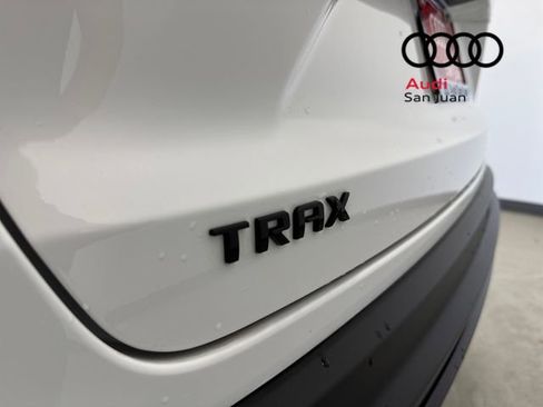 Used 2025 Chevrolet Trax RS w/ Sunroof Package image 12