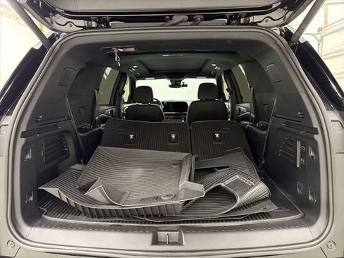 Certified 2024 Chevrolet Traverse RS w/ LPO, Floor Liner Package image 16