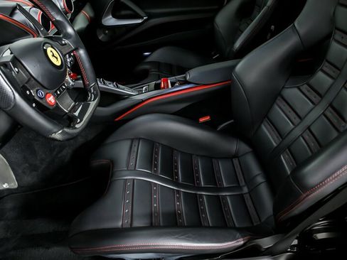 Used 2018 Ferrari 812 Superfast RWD image 20