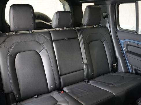 Used 2024 Land Rover Defender 110 S image 32