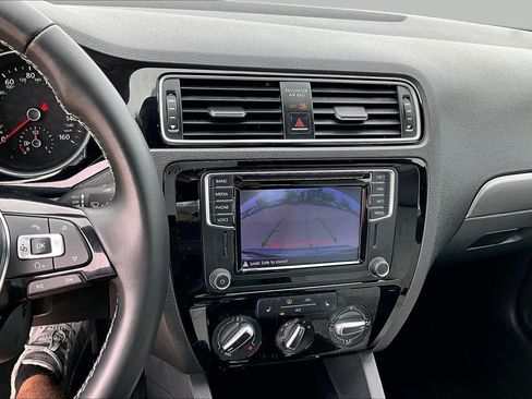 Used 2016 Volkswagen Jetta Sport w/ Lighting Package FWD image 27