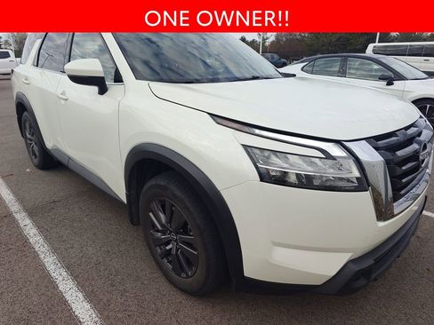 Used 2022 Nissan Pathfinder SV w/ SV Premium Package image 3