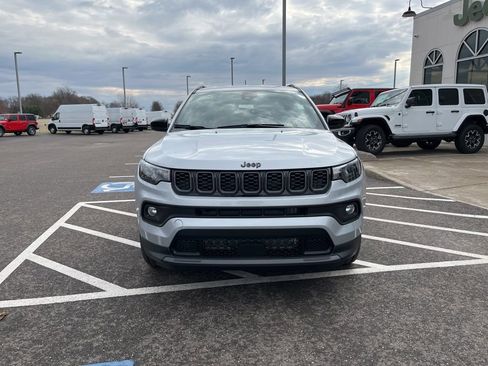 New 2025 Jeep Compass Latitude w/ Convenience Group AWD/4WD image 3