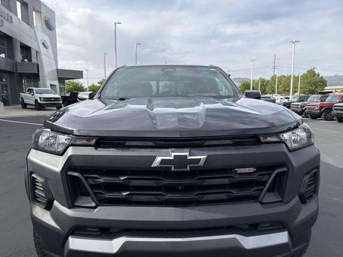 Used 2023 Chevrolet Colorado Trail Boss w/ Technology Package AWD/4WD image 8