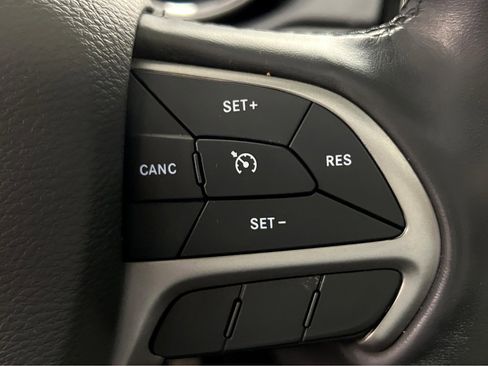 Used 2021 Jeep Grand Cherokee Limited w/ Premium Lighting Group image 13