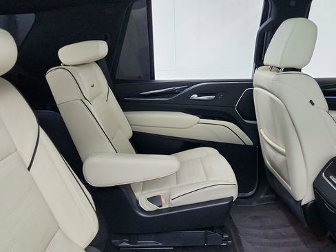 Certified 2024 Cadillac Escalade Sport w/ LPO, ONYX Package AWD/4WD image 29