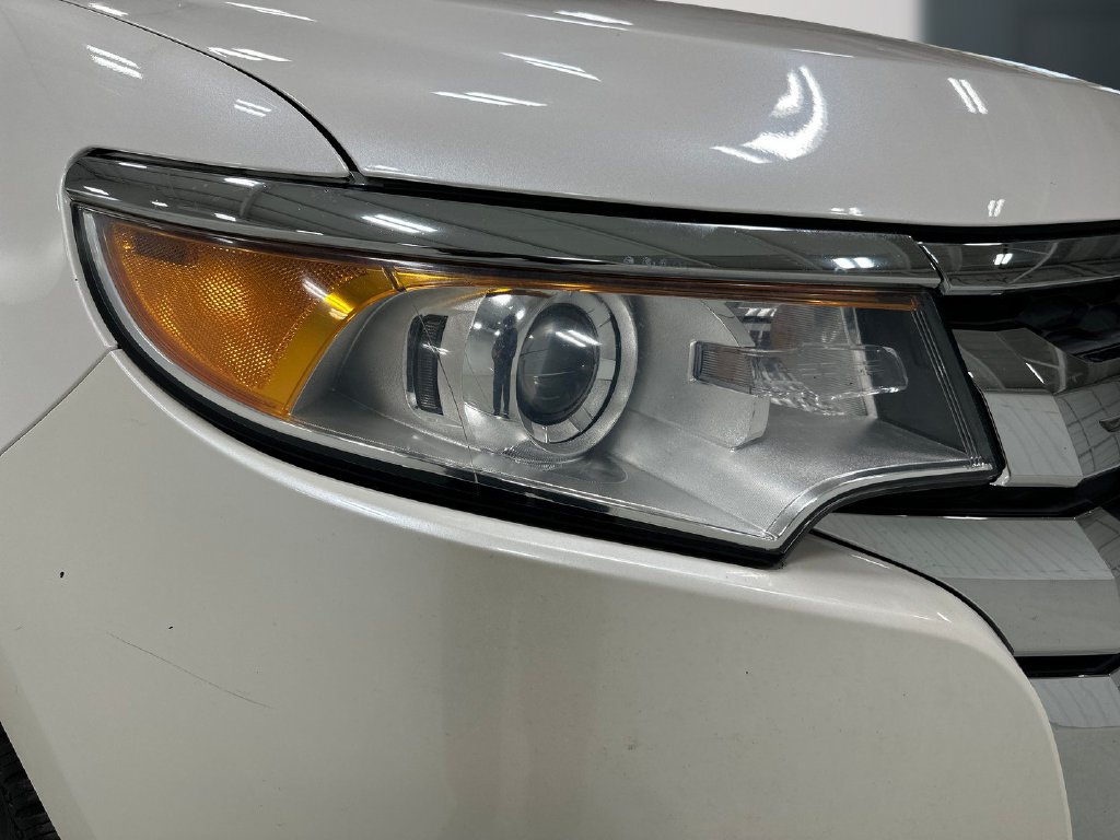 Used 2014 Ford Edge Limited w/ Equipment Group 302A FWD image 11