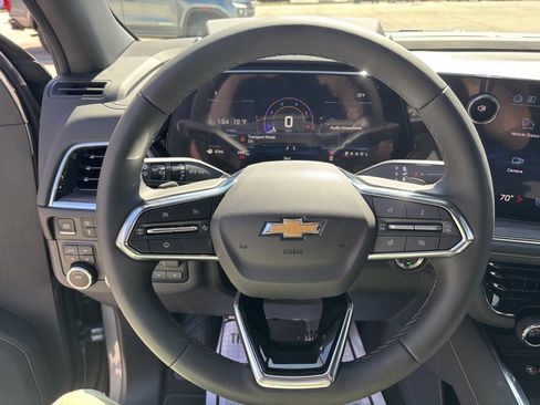 New 2026 Chevrolet Suburban Premier image 20