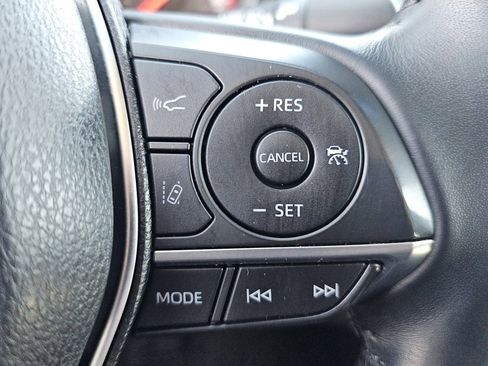 Used 2018 Toyota Camry XSE image 11