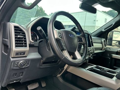 Used 2022 Ford F250 Lariat w/ Black Appearance Package AWD/4WD image 9