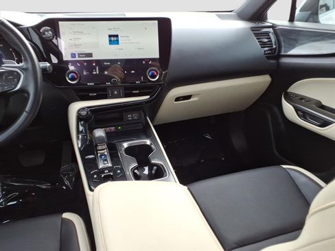 Used 2024 Lexus NX 250 FWD w/ Premium Package image 33