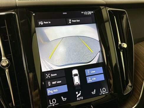 Used 2019 Volvo XC60 T6 Momentum w/ Advanced Package image 14