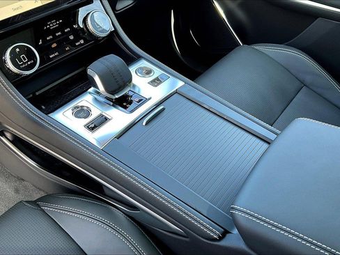 New 2026 Jaguar F-PACE R-Dynamic S image 7