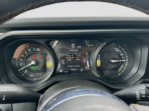 Used 2024 Jeep Wrangler Unlimited Sahara AWD/4WD image 12