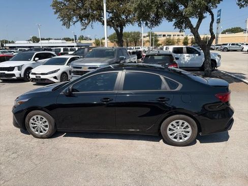Used 2023 Kia Forte LX FWD image 5