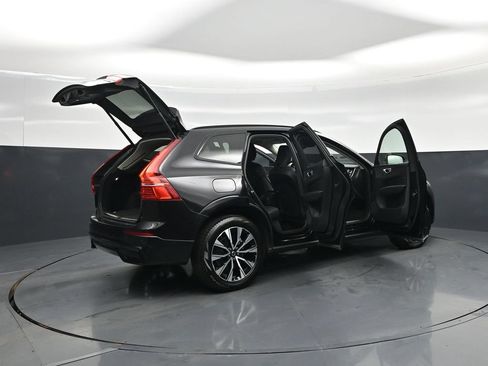 Used 2025 Volvo XC60 B5 Plus AWD/4WD image 5