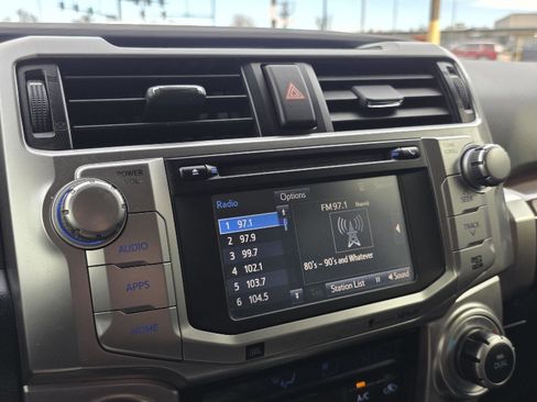 Used 2014 Toyota 4Runner Limited image 21