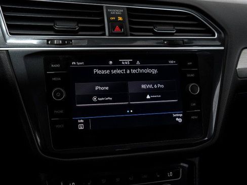 Used 2021 Volkswagen Tiguan SE R-Line image 29