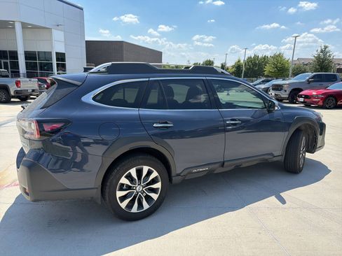 Used 2025 Subaru Outback Touring AWD/4WD image 3
