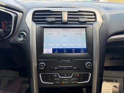 Used 2020 Ford Fusion SEL FWD image 31