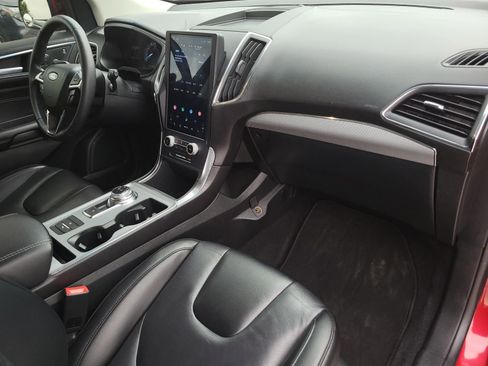 Used 2022 Ford Edge Titanium AWD/4WD image 9