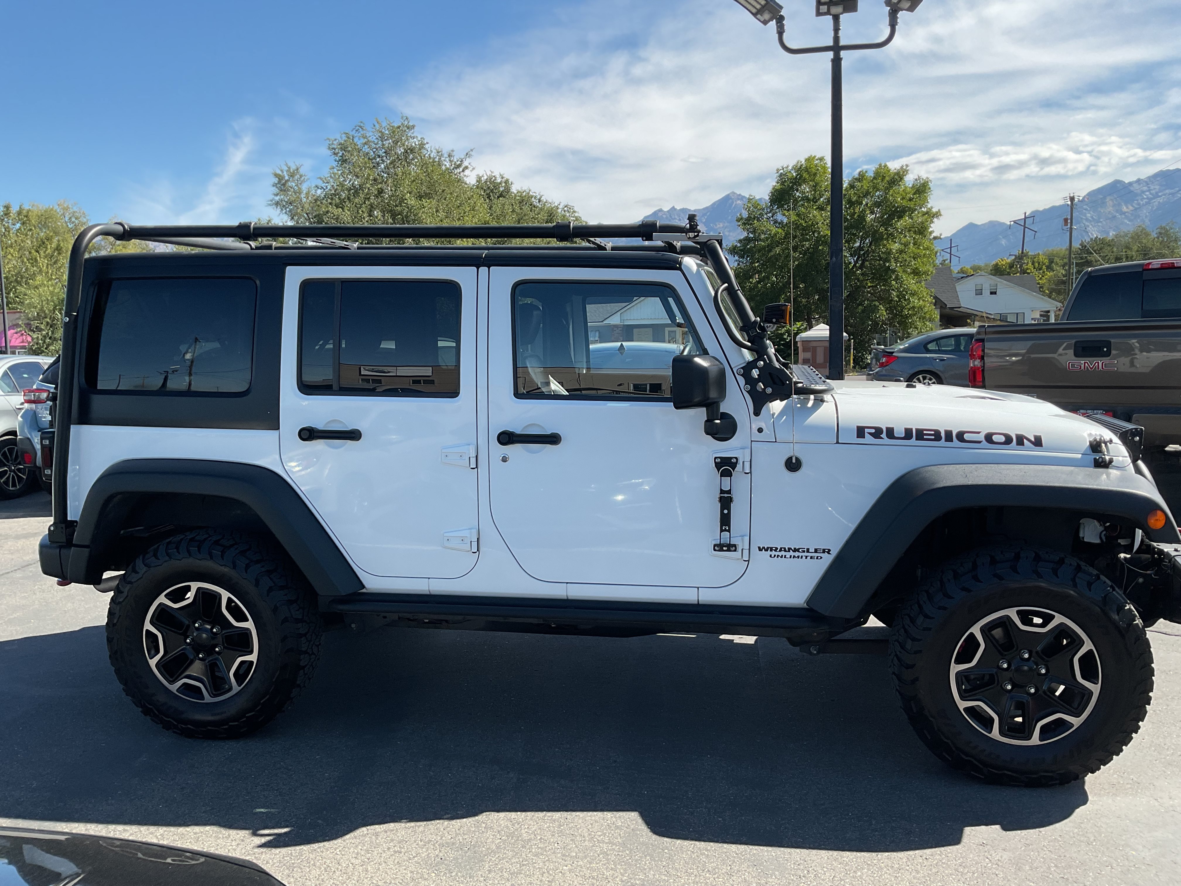 Used 2015 Jeep Wrangler Unlimited Rubicon AWD/4WD image 4