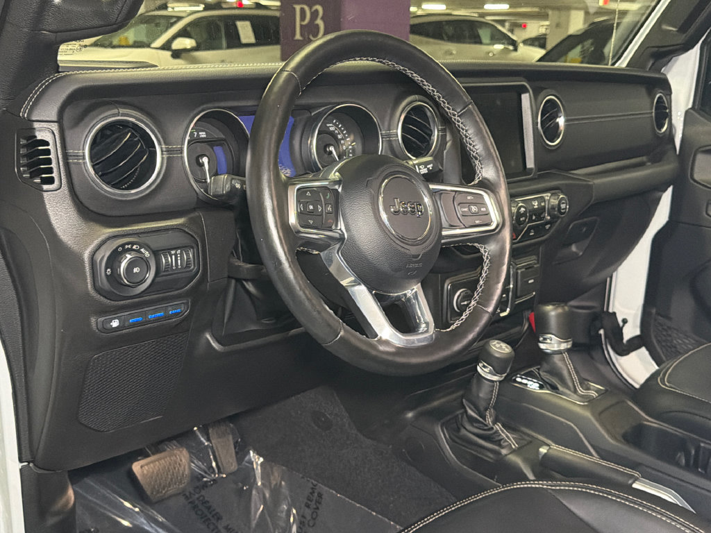 Used 2022 Jeep Wrangler Unlimited Sahara w/ Cold Weather Group AWD/4WD image 20
