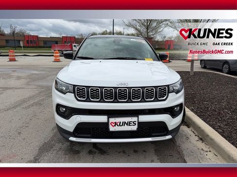 Used 2025 Jeep Compass Limited image 3