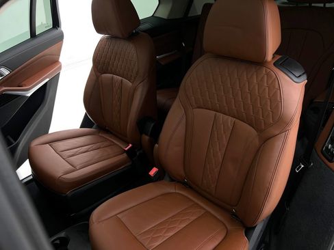 Certified 2023 BMW X7 xDrive40i w/ Climate Comfort Package image 17