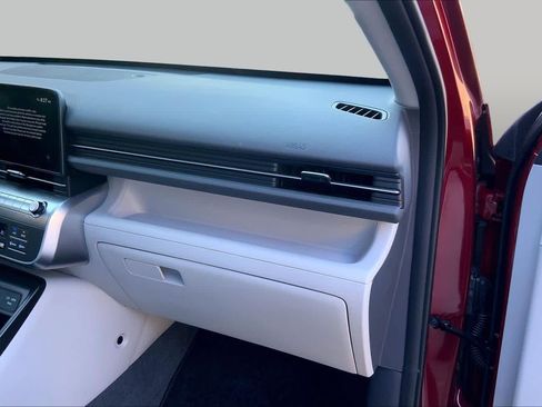 Used 2025 Hyundai Kona Limited FWD image 19