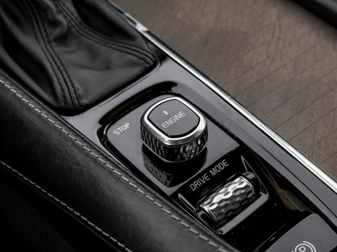 Used 2017 Volvo XC90 T6 Inscription image 24