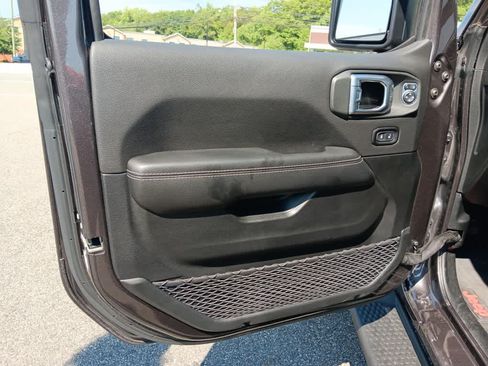 Used 2021 Jeep Wrangler Rubicon AWD/4WD image 30