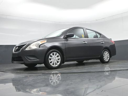 Used 2015 Nissan Versa SV image 44