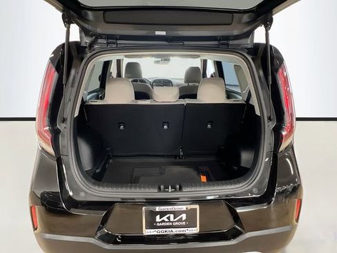 Certified 2025 Kia Soul LX w/ LX Technology Package FWD image 24