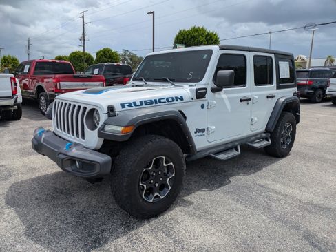 Used 2022 Jeep Wrangler Unlimited Rubicon 4xe w/ Cold Weather Group AWD/4WD image 8