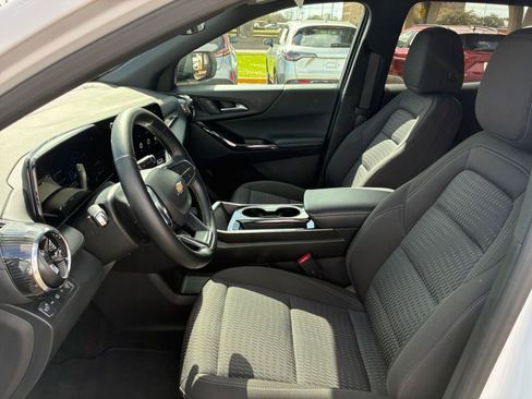 Used 2025 Chevrolet Equinox LT AWD/4WD image 22