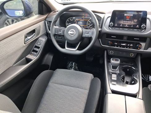 Certified 2023 Nissan Rogue SV FWD image 10