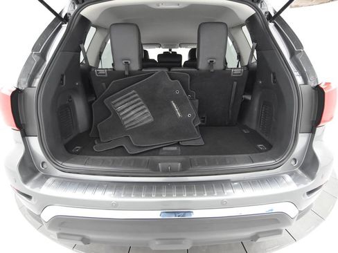 Used 2017 Nissan Pathfinder SV AWD/4WD image 34