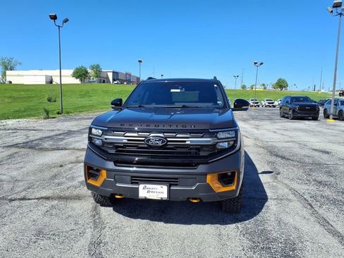 Used 2025 Ford Expedition Tremor AWD/4WD image 41