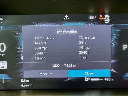 Used 2025 Volvo XC60 B5 Plus AWD/4WD image 19