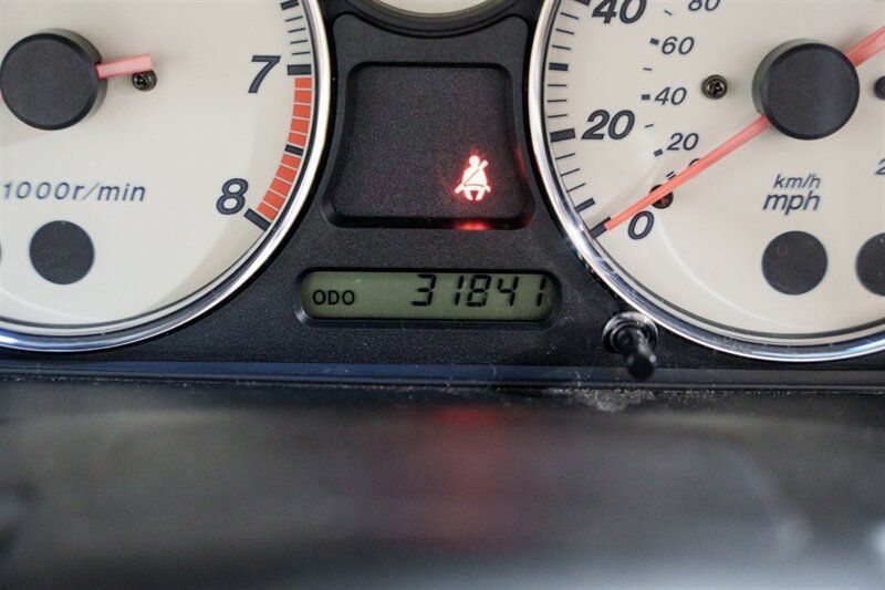 Used 2002 MAZDA MX-5 Miata RWD image 14