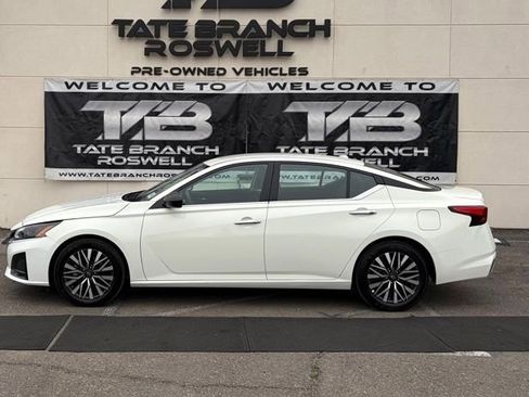 Used 2025 Nissan Altima 2.5 SV FWD image 7