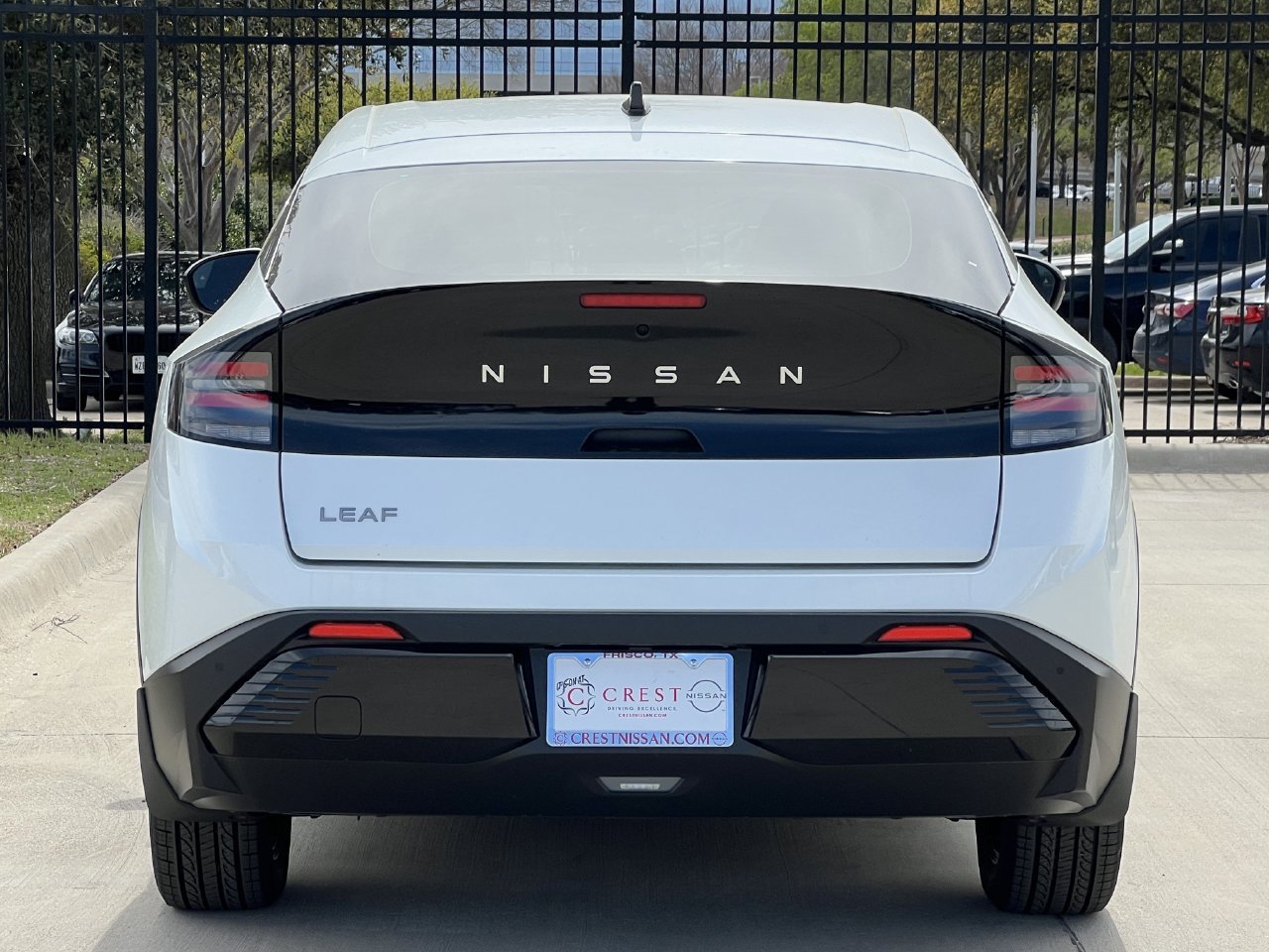 New 2026 Nissan Leaf Platinum+ w/ Floor Mat Package (SV+) FWD image 5
