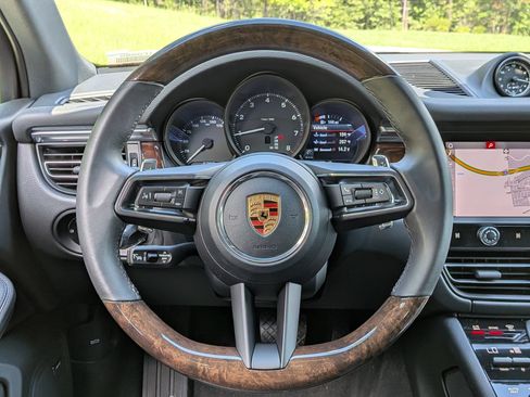 Certified 2026 Porsche Macan AWD/4WD image 7