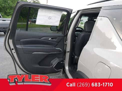 New 2026 Chevrolet Traverse Z71 w/ Enhanced Driving Package AWD/4WD image 21
