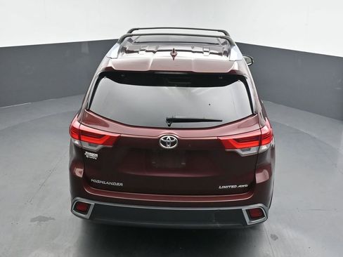 Used 2018 Toyota Highlander Limited Platinum AWD/4WD image 16